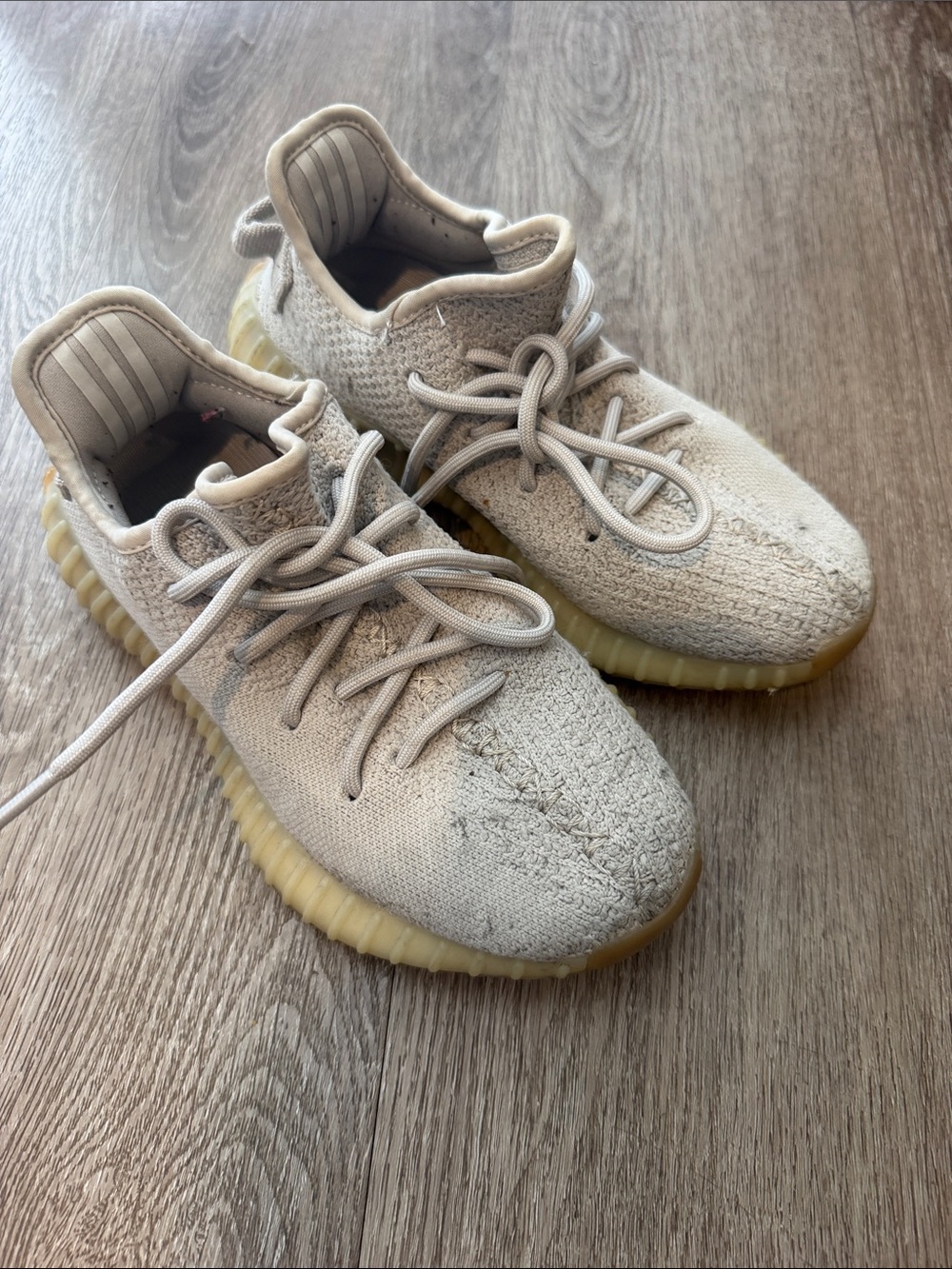 adidas male Sneakers in grey with Gum Sole
